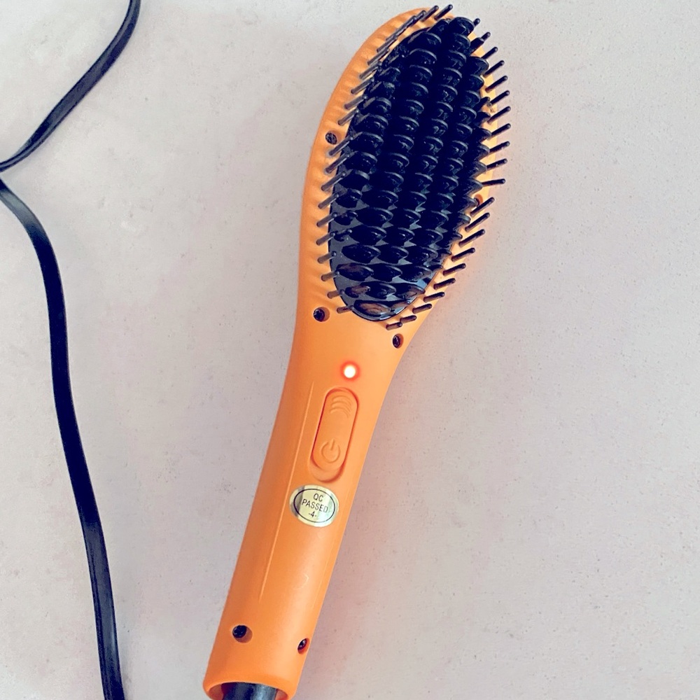 NIB Soleil Hair Mini Heat Straightening‎ Brush